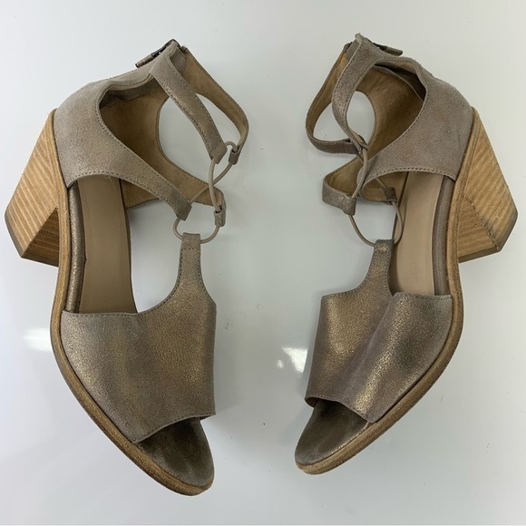 EILEEN FISHER LOU SANDAL beige gold metallic size 8.5 open toe T strap coastal - Picture 7 of 12